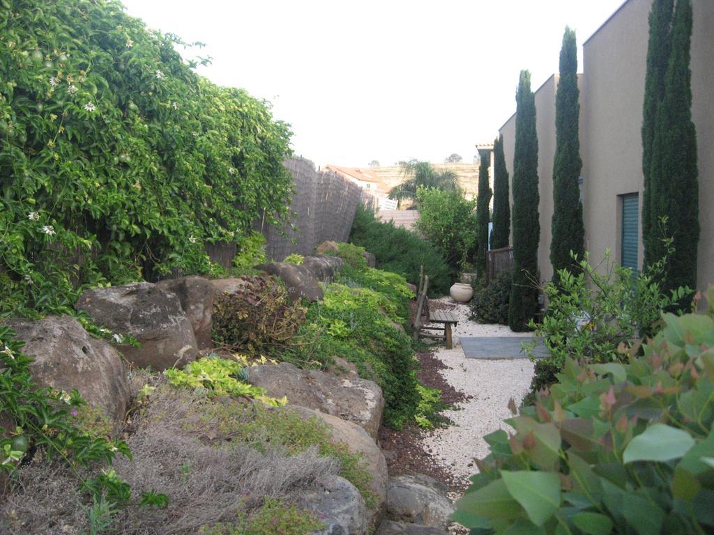 Tenebagolan Suites Zimmers Had Nes Exterior photo