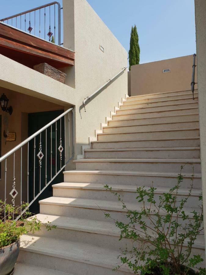 Tenebagolan Suites Zimmers Had Nes Exterior photo